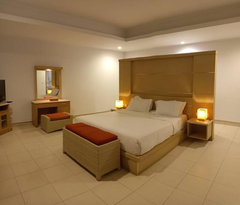 Villa Glisten Up Side Sanur! *